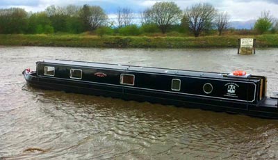 BownessCanal Boat